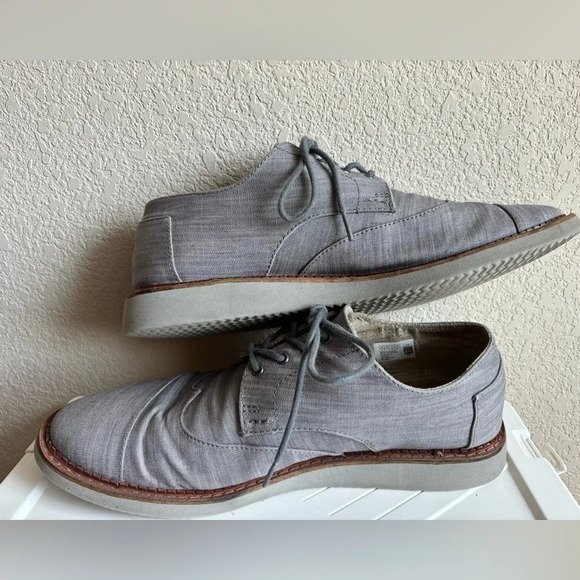 Toms Cap Toe Oxfords - Picture 3 of 12